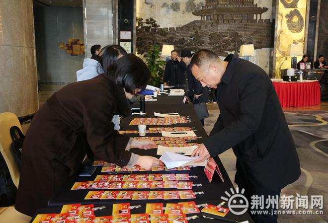 政协委员陆续报到 荆州正式进入“两会”时间(图1) 政协委员陆续报到 荆州正式进入“两会”时间(图1)