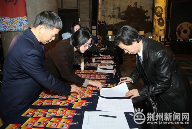 政协委员陆续报到 荆州正式进入“两会”时间(图3) 政协委员陆续报到 荆州正式进入“两会”时间(图3)
