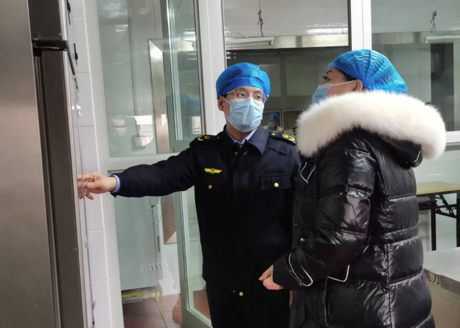 新疆昌吉国家农业高新技术产业示范区市场监管局开展校园食品安全排查整治专项行动(图2) 新疆昌吉国家农业高新技术产业示范区市场监管局开展校园食品安全排查整治专项行动(图2)